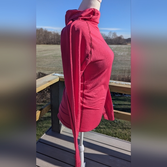 L.L. Bean Ultralight Base Layer w/ hoodie Pink Long Sleeve Women's - Picture 4 of 11